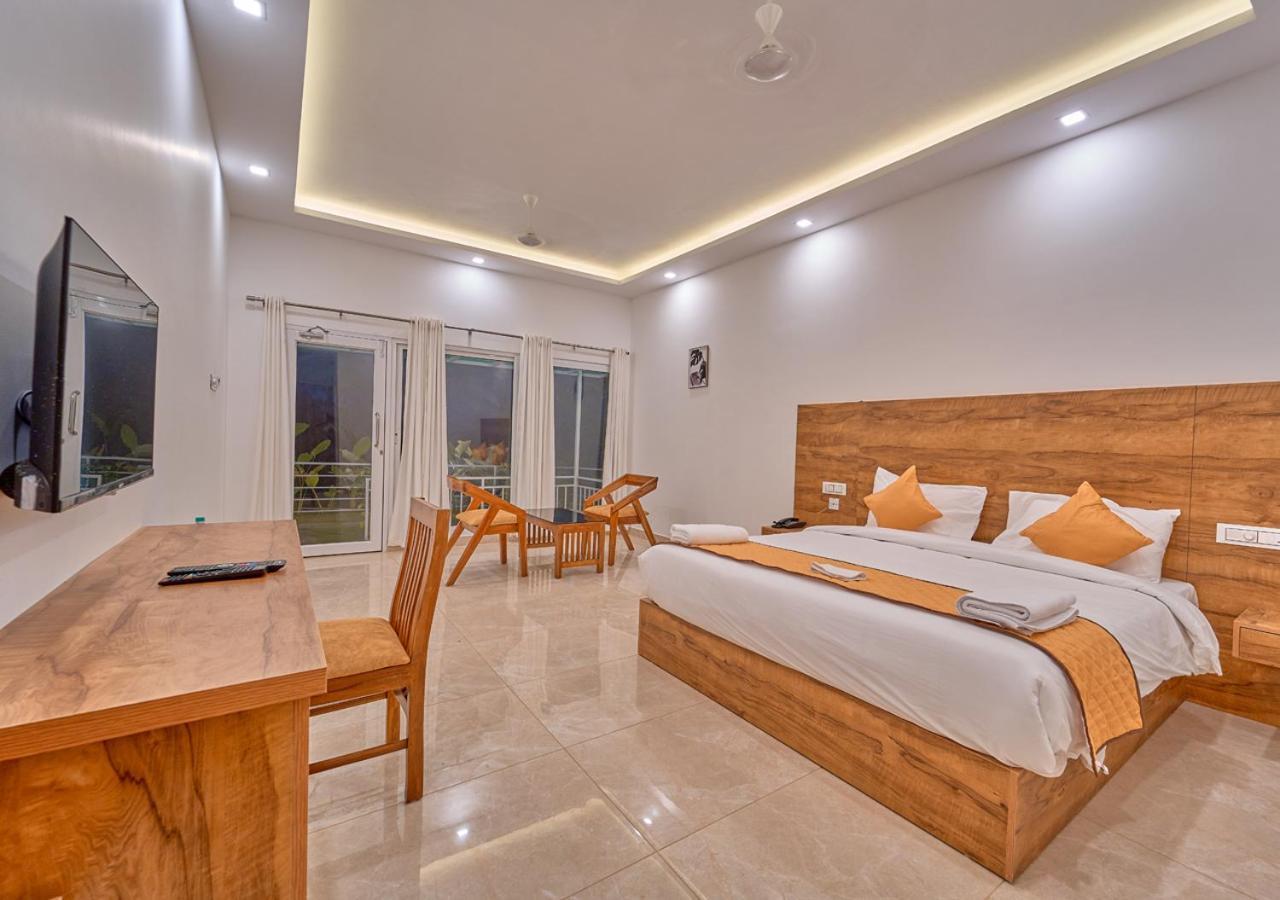 Ice Mist Pool Resort Munnar By Voye Homes Exterior photo